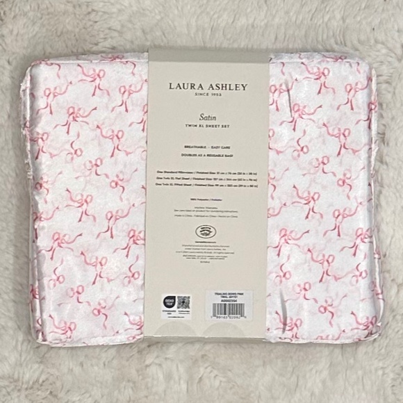 Laura Ashley Twin Sheet Set Trailing Bows White With Pink  NEW Laura Ashley Dorm Sheet Set Trailing Bows Twin XL